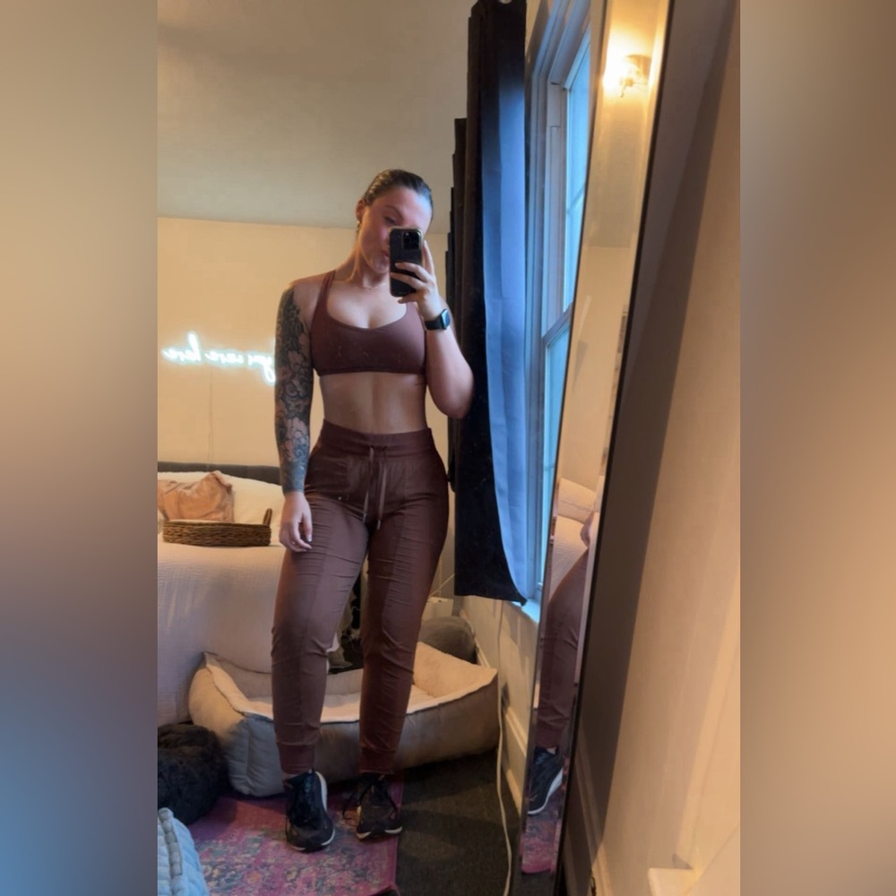 Lululemon dance studio joggers & free to be wild sports bra. Both size 6